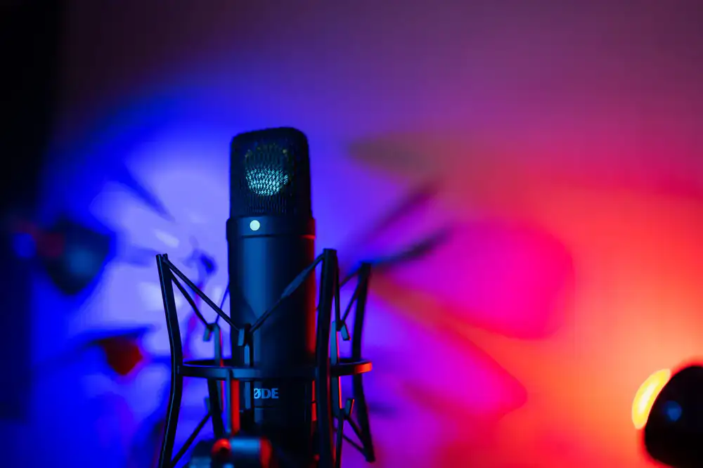 Recording sound effects in the studio